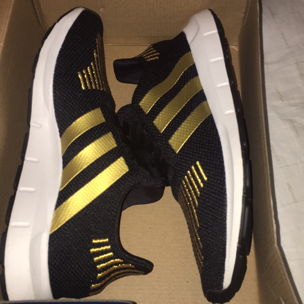 Adidas Swift Run
